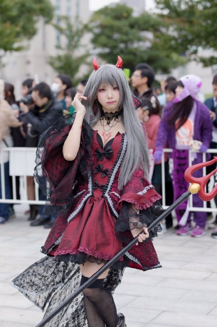 岛国coser enako御台场万圣节游行[花心]
这是下了一番功夫呀[嘻嘻]