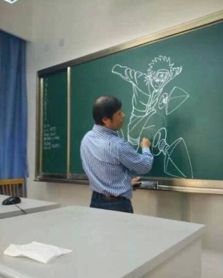 #黑板报#厉害了我的老师
看别人家的老师是如何上课的，一个活的鸣人跃跃欲出[哈哈]