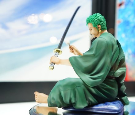 MH展会图：这款 POP 索隆简直是帅呆爱不释手啊！[嘻嘻]