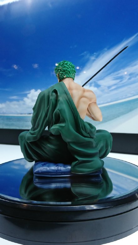 MH展会图：这款 POP 索隆简直是帅呆爱不释手啊！[嘻嘻]