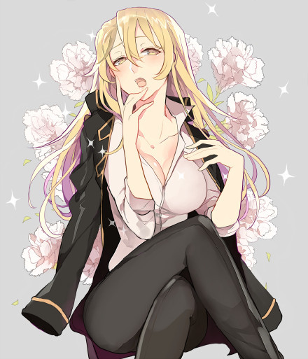 昏黄的灯光，极致的萝莉，还有丰满的半球[哈哈]