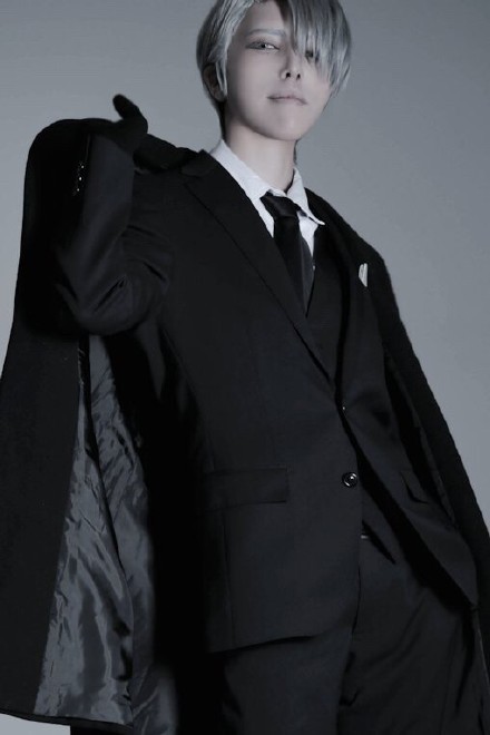 冰上的尤里神 cos，最近这部漫很火呀！[思考]