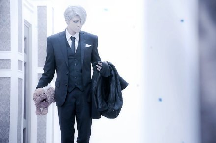 冰上的尤里神 cos，最近这部漫很火呀！[思考]