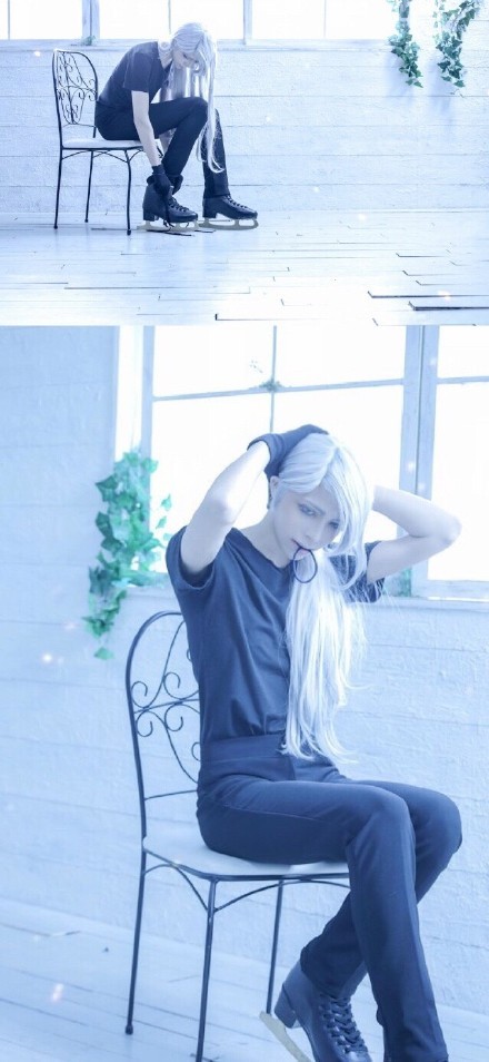 冰上的尤里神 cos，最近这部漫很火呀！[思考]