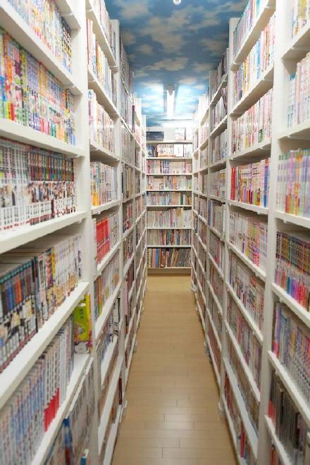 11区39岁大叔，因为不舍得丢掉收藏多年的游戏手办漫画，专门买了一套新房安置它们......[吃惊]
大写的服[挖鼻屎] 