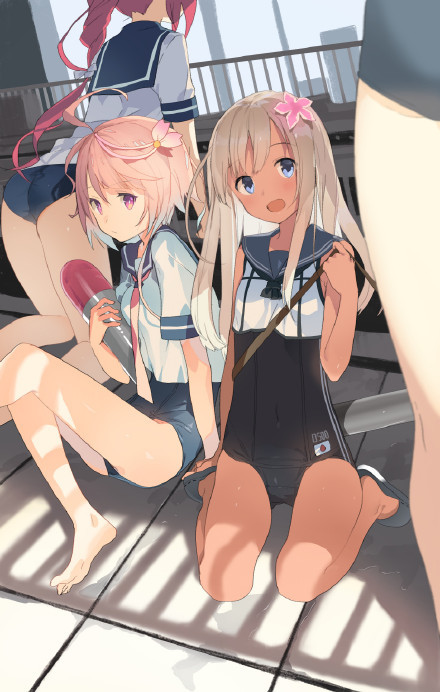 泳装#美少女#，夏日来临[挖鼻屎]