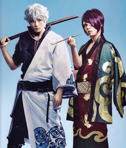 今日发售的杂志【CUT】封面图【银魂】真人版电影 银时（小栗旬 饰演）和高杉晋助（堂本刚 饰演）写真！新定妆照！[害羞]