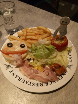 #周边# 台湾海贼王主题餐厅，好诱人，不知道价格怎么样[思考]