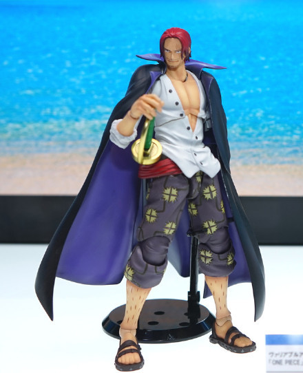 红发香克斯霸气手办，部分关节可动[嘻嘻]