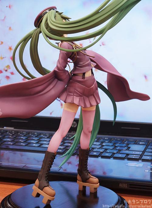 FREEIN出品，初音未来千本樱MV造型精美手办军服版组图大赏。