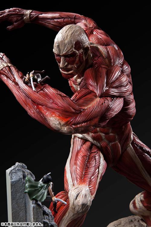 由日本Fragment制作，进击超大型巨人手办开放预订，全高56厘米，售价54000日元（约合人民币2869元），预计于12月正式发售。