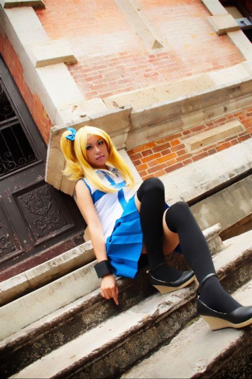 妖尾星灵魔导士露西·哈特菲利亚Cosplay，很有气质的妹纸，8错(✿✪‿✪｡)ﾉ