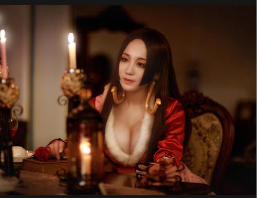 胸器逼人！女帝波雅·汉库克绝美Cosplay,感觉像是充气的一样(＠_＠;)?