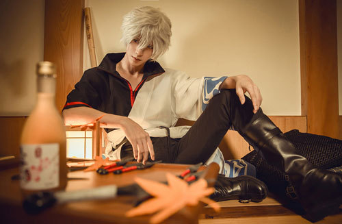 银魂剧情Cos，很有原作味道 (✿✪‿✪｡)ﾉ 
角色 坂田银时 cn:  阴川蝴蝶猪 月咏 cn:  怀砚 猿飞菖蒲 cn:  藏五爷
staff摄影：七味化妆：自理后期：七味协力：saya
原地址：http://bcy.net/coser/detail/12684/130847