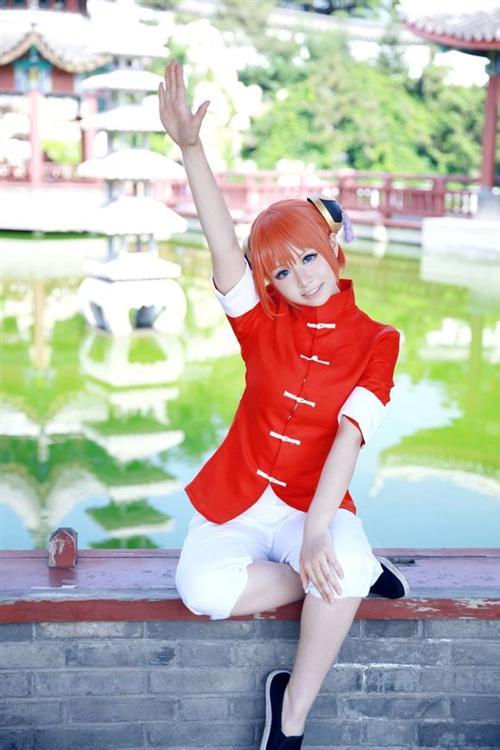 【高还原度】 夜兔神乐 红白功夫装Cos  CN夏旬 摄影 喵爸   http://weibo.com/u/2212184804 o(*￣▽￣*)ブ