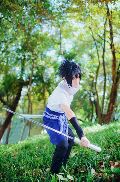 很不错的一组佐助的Cos 角色 宇智波佐助     cn:  阿银__ staff摄影：簡化妆：阿银__后期：七洛  喵咪 bcy.net/coser/detail/748/135590  (✿✪‿✪｡)ﾉ