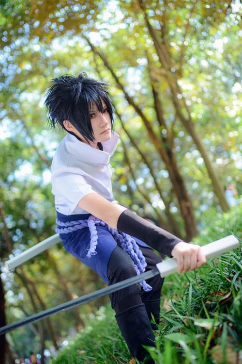 很不错的一组佐助的Cos 角色 宇智波佐助     cn:  阿银__ staff摄影：簡化妆：阿银__后期：七洛  喵咪 bcy.net/coser/detail/748/135590  (✿✪‿✪｡)ﾉ