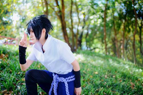 很不错的一组佐助的Cos 角色 宇智波佐助     cn:  阿银__ staff摄影：簡化妆：阿银__后期：七洛  喵咪 bcy.net/coser/detail/748/135590  (✿✪‿✪｡)ﾉ