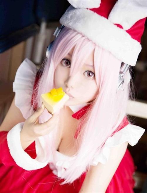圣诞节即将到来，圣诞福利自然不能少。美少女玩家COS超级索尼子的性感图,清纯可爱加波涛汹涌，一定要Hold住呀，亲们