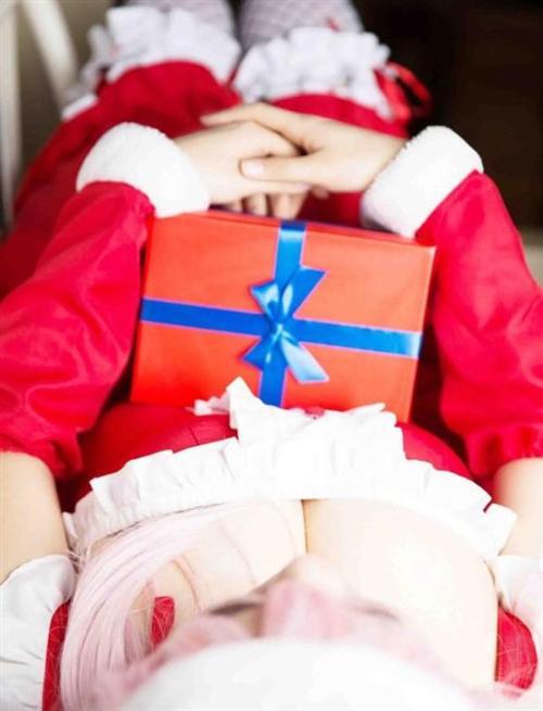 圣诞节即将到来，圣诞福利自然不能少。美少女玩家COS超级索尼子的性感图,清纯可爱加波涛汹涌，一定要Hold住呀，亲们