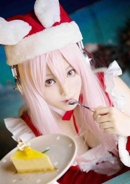 圣诞节即将到来，圣诞福利自然不能少。美少女玩家COS超级索尼子的性感图,清纯可爱加波涛汹涌，一定要Hold住呀，亲们