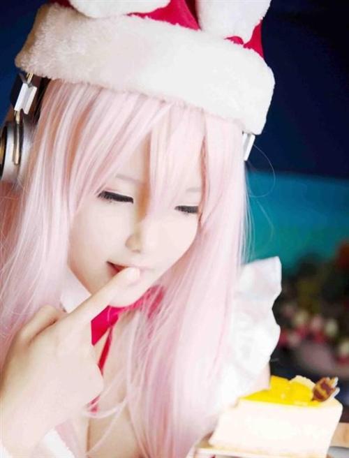 圣诞节即将到来，圣诞福利自然不能少。美少女玩家COS超级索尼子的性感图,清纯可爱加波涛汹涌，一定要Hold住呀，亲们