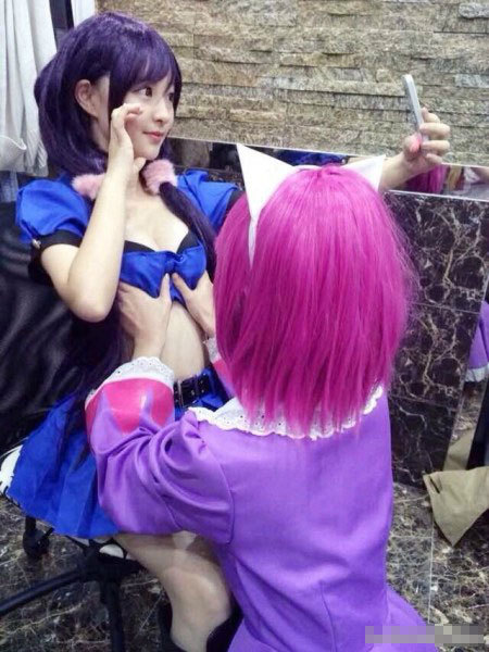 COSER间互相帮助的好友，令人感动的友谊！醉了(✿✪‿✪｡)ﾉ