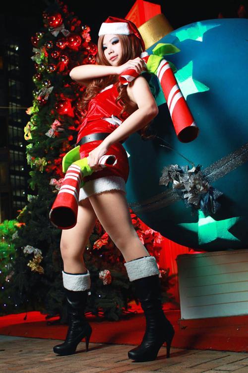 圣诞特辑 原作 英雄联盟 角色 赏金猎人厄运小姐 cn:  Suan萱 staff化妆：Suan萱  bcy.net/coser/detail/6046/138371