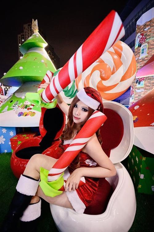 圣诞特辑 原作 英雄联盟 角色 赏金猎人厄运小姐 cn:  Suan萱 staff化妆：Suan萱  bcy.net/coser/detail/6046/138371