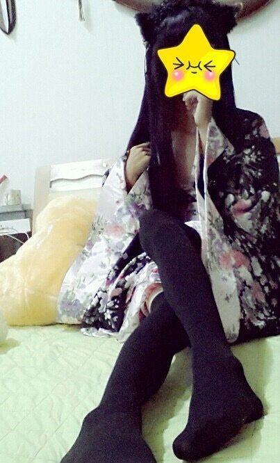 元旦福利：妹子大秀自拍长腿黑丝惹人爱(✿✪‿✪｡)ﾉ ，祝大家元旦快乐，幸福成双