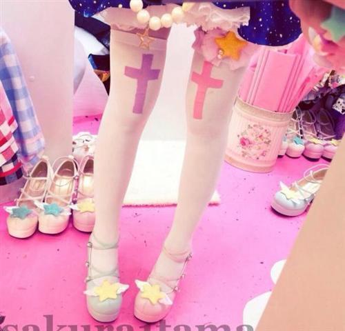 元旦福利：妹子大秀自拍长腿黑丝惹人爱(✿✪‿✪｡)ﾉ ，祝大家元旦快乐，幸福成双