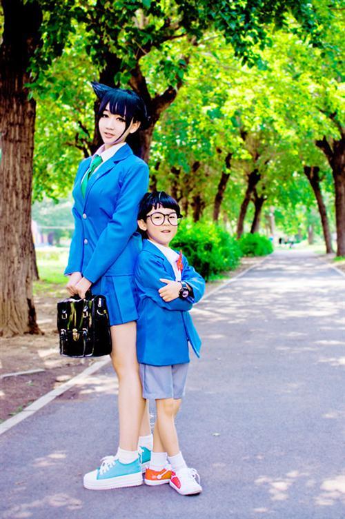 名侦探柯南美腻毛利兰Cosplay，8错，很有感觉，小柯南好可爱(✿✪‿✪｡)ﾉ ！  角色 毛利兰     cn:  寻洵_ 
staff摄影：阿武  图图化妆：寻洵_后期：阿武协力：太妃糖  太子 转自 bcy.net/coser/detail/7468/90315