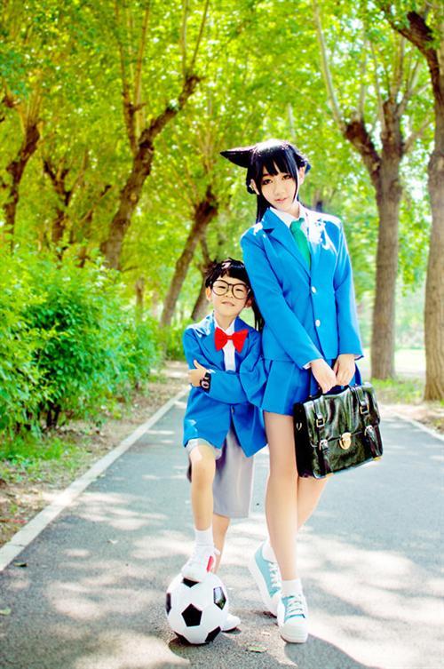 名侦探柯南美腻毛利兰Cosplay，8错，很有感觉，小柯南好可爱(✿✪‿✪｡)ﾉ ！  角色 毛利兰     cn:  寻洵_ 
staff摄影：阿武  图图化妆：寻洵_后期：阿武协力：太妃糖  太子 转自 bcy.net/coser/detail/7468/90315