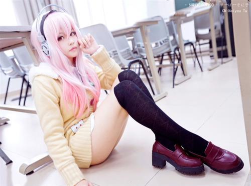 超可爱的妹子 (◕ω＜)☆原作 超级索尼子
角色 索尼子     cn:  奶油兔紙- 
staff摄影：Kiri谦  bakaLin化妆：奶油兔紙-  转自bcy.net/coser/detail/20739/147976