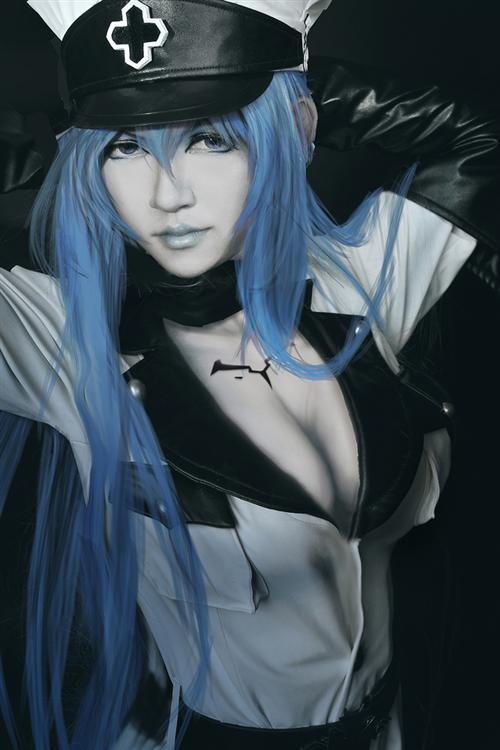 斩赤红之瞳帝国最强 SSS女王艾斯德斯登场 ，后期君，辛苦了     cn:  仰青 
staff摄影：无心化妆：伍岁后期：狼烟协力：牧可  狼烟 bcy.net/coser/detail/3011/110853