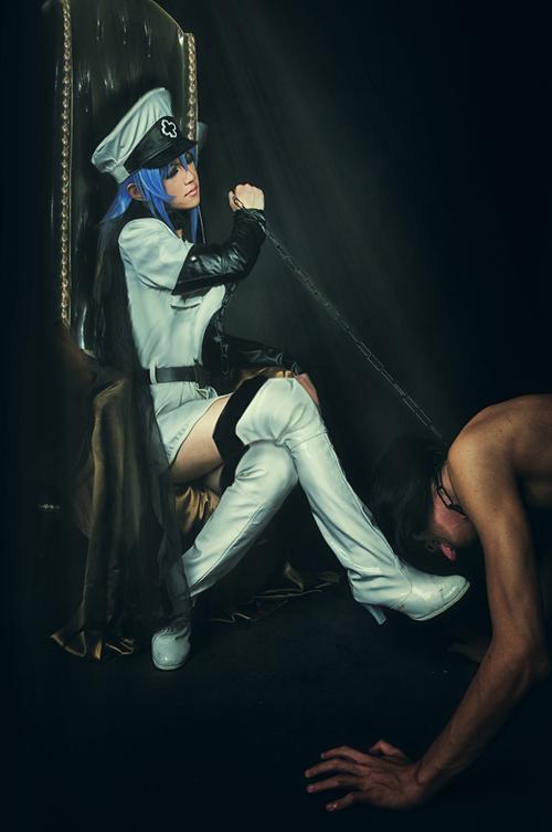 斩赤红之瞳帝国最强 SSS女王艾斯德斯登场 ，后期君，辛苦了     cn:  仰青 
staff摄影：无心化妆：伍岁后期：狼烟协力：牧可  狼烟 bcy.net/coser/detail/3011/110853