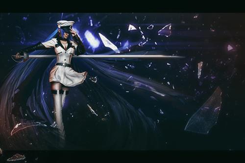 斩赤红之瞳帝国最强 SSS女王艾斯德斯登场 ，后期君，辛苦了     cn:  仰青 
staff摄影：无心化妆：伍岁后期：狼烟协力：牧可  狼烟 bcy.net/coser/detail/3011/110853