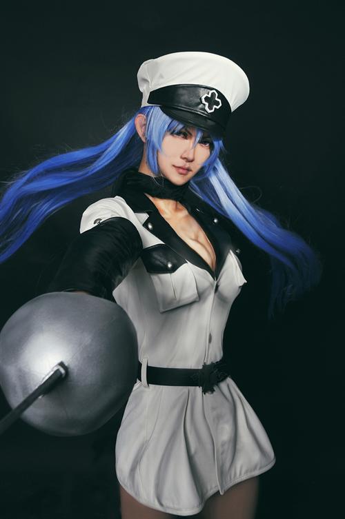 斩赤红之瞳帝国最强 SSS女王艾斯德斯登场 ，后期君，辛苦了     cn:  仰青 
staff摄影：无心化妆：伍岁后期：狼烟协力：牧可  狼烟 bcy.net/coser/detail/3011/110853