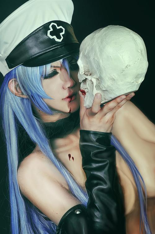 斩赤红之瞳帝国最强 SSS女王艾斯德斯登场 ，后期君，辛苦了     cn:  仰青 
staff摄影：无心化妆：伍岁后期：狼烟协力：牧可  狼烟 bcy.net/coser/detail/3011/110853