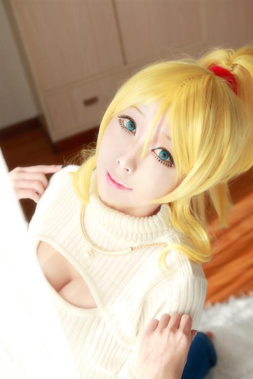 【突破天际的羞耻】【美哭】【裤子好评】LoveLive！ 绚濑绘里开胸毛衣喷血Cosplay，色调和身材太赞！好性感，爱死了[花心][嘻嘻][花心](✿✪‿✪｡)ﾉ
