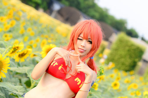 最强航海士——小贼猫娜美Cosplay，贫乳也有爱[花心]
角色 娜美     cn:  Banana笨娜娜 
staff摄影：歌罢海西流化妆：Banana笨娜娜后期：Banana笨娜娜
bcy.net/coser/detail/14495/129602