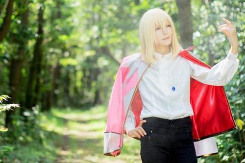 吉卜力动漫Cosplay全搜罗，那些年的美与自然的世界！说起动漫时，每个人都会在记忆深处的一个角落留给宫崎骏与吉卜力工作室的。 她们的那种清新自然，那种骑士精神，那种美好回忆的秋天，总是让我们心灵得到慰藉，灵魂得到洗涤（没看的赶紧恶补去！）。让我们再次回味下那些年吉卜力带给我们的美好回忆与感动。[嘻嘻][哈哈]