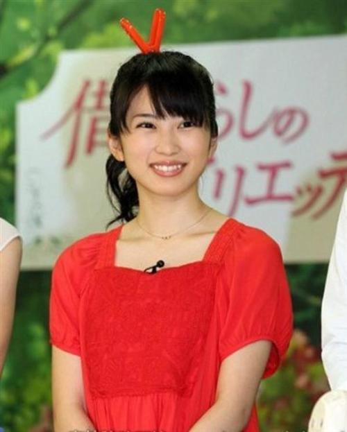 吉卜力动漫Cosplay全搜罗，那些年的美与自然的世界！说起动漫时，每个人都会在记忆深处的一个角落留给宫崎骏与吉卜力工作室的。 她们的那种清新自然，那种骑士精神，那种美好回忆的秋天，总是让我们心灵得到慰藉，灵魂得到洗涤（没看的赶紧恶补去！）。让我们再次回味下那些年吉卜力带给我们的美好回忆与感动。[嘻嘻][哈哈]