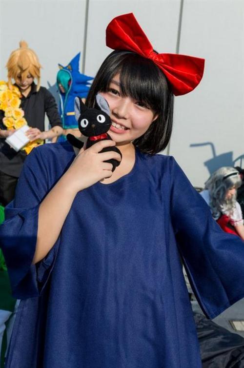 吉卜力动漫Cosplay全搜罗，那些年的美与自然的世界！说起动漫时，每个人都会在记忆深处的一个角落留给宫崎骏与吉卜力工作室的。 她们的那种清新自然，那种骑士精神，那种美好回忆的秋天，总是让我们心灵得到慰藉，灵魂得到洗涤（没看的赶紧恶补去！）。让我们再次回味下那些年吉卜力带给我们的美好回忆与感动。[嘻嘻][哈哈]