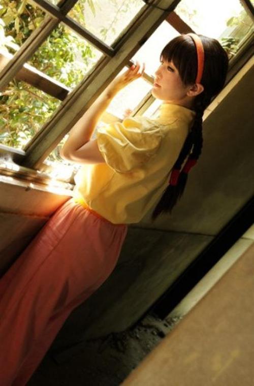 吉卜力动漫Cosplay全搜罗，那些年的美与自然的世界！说起动漫时，每个人都会在记忆深处的一个角落留给宫崎骏与吉卜力工作室的。 她们的那种清新自然，那种骑士精神，那种美好回忆的秋天，总是让我们心灵得到慰藉，灵魂得到洗涤（没看的赶紧恶补去！）。让我们再次回味下那些年吉卜力带给我们的美好回忆与感动。[嘻嘻][哈哈]