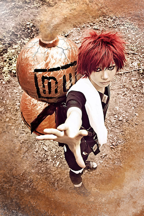 火影忍者我爱罗Cosplay，风影大大可棒，葫芦上的包装拆掉会更好[嘻嘻]
 原作 火影忍者
角色 我爱罗     cn:  镜无意 
staff摄影：悟空  仙境  404  洛洛 bcy.net/coser/detail/11679/48538