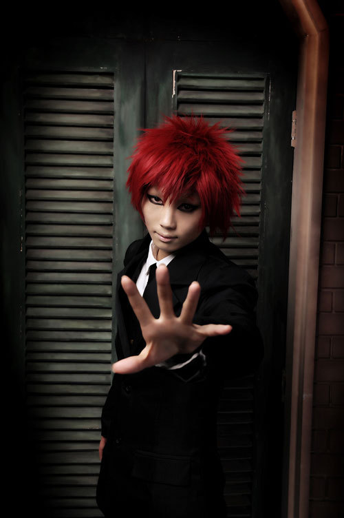 火影忍者我爱罗Cosplay，风影大大可棒，葫芦上的包装拆掉会更好[嘻嘻]
 原作 火影忍者
角色 我爱罗     cn:  镜无意 
staff摄影：悟空  仙境  404  洛洛 bcy.net/coser/detail/11679/48538