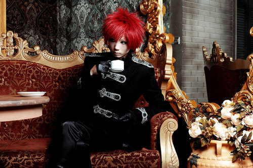 火影忍者我爱罗Cosplay，风影大大可棒，葫芦上的包装拆掉会更好[嘻嘻]
 原作 火影忍者
角色 我爱罗     cn:  镜无意 
staff摄影：悟空  仙境  404  洛洛 bcy.net/coser/detail/11679/48538