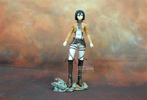 进击的巨人三笠.阿克曼手办  总共两款：大号（高21cm，129.00元） 小号（14.5cm，39.00元）MADE IN CHINA 的手办这个价格和质量应该算不错的，购买链接：http://detail.tmall.com/item.htm?id=38111693140&ali_trackid=2:mm_45107107_4164060_13506609:1424843885_2k2_917679020&clk1=e41a29d6cd84f0c929eca5203f6f8e00&spm=0.0.0.0.v4wAvH