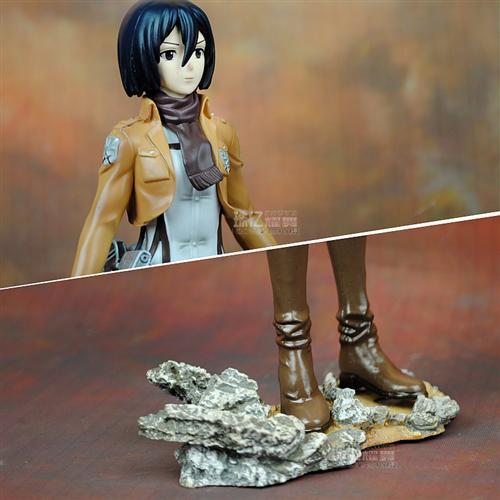 进击的巨人三笠.阿克曼手办  总共两款：大号（高21cm，129.00元） 小号（14.5cm，39.00元）MADE IN CHINA 的手办这个价格和质量应该算不错的，购买链接：http://detail.tmall.com/item.htm?id=38111693140&ali_trackid=2:mm_45107107_4164060_13506609:1424843885_2k2_917679020&clk1=e41a29d6cd84f0c929eca5203f6f8e00&spm=0.0.0.0.v4wAvH